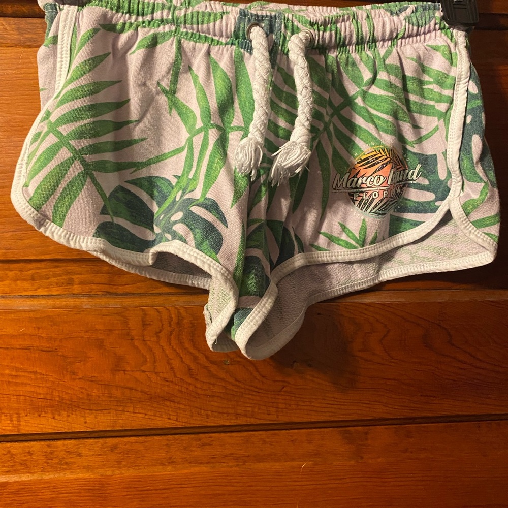 Marco Island Green Leaf Print Women's Athletic Shorts